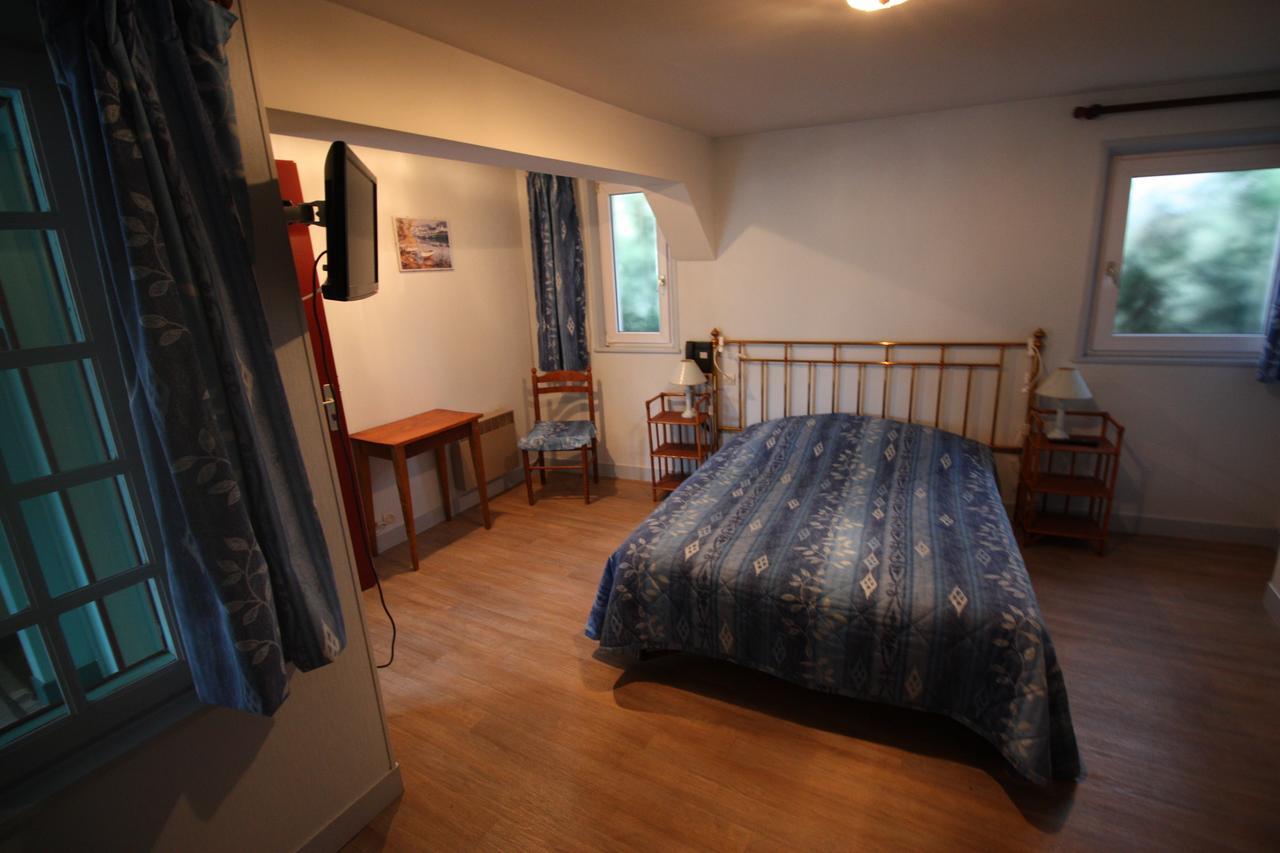 Hotel Les Deux Sapins Cailly-sur-Eure Quarto foto